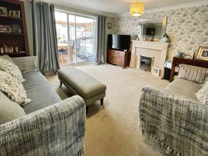 Lounge- click for photo gallery